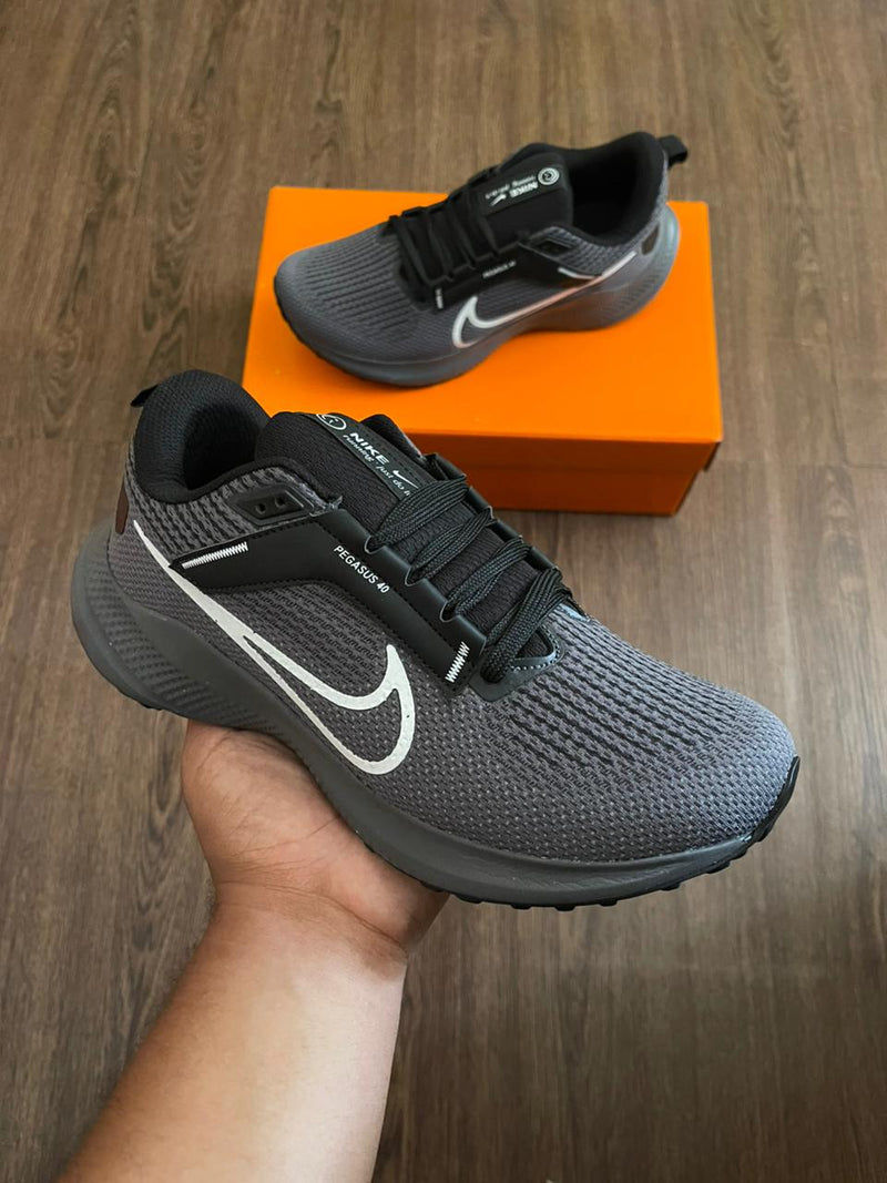 PEGASUS 40-GRAFITE PRETO