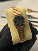 Relógio Digital Vintage Unissex em Aço Inoxidável – Estilo Retrô com Alarme, Calendário e Resistênte à Água