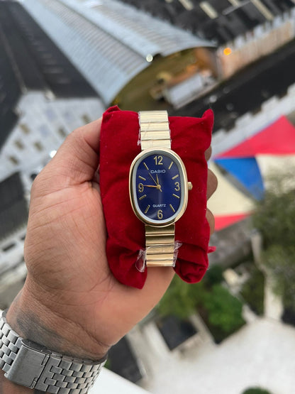 Relógio Feminino Casio Analógico Oval Prata com Pulseira de Aço