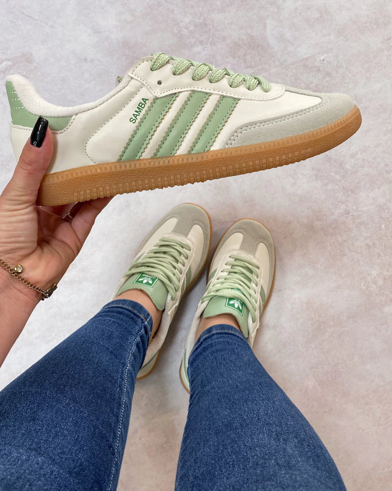 Tênis Samba Verde na internet